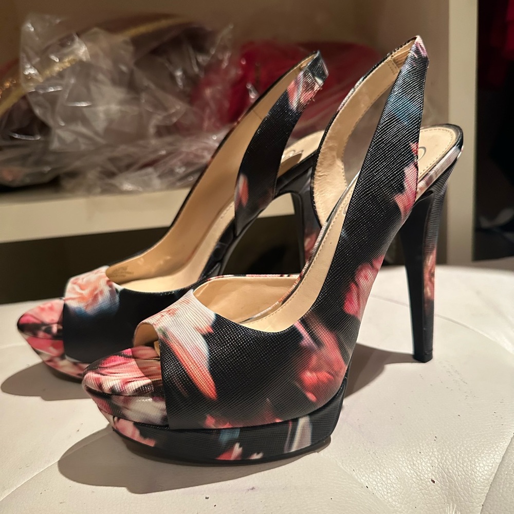 Floral Jessica Simpson Pumps